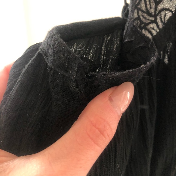 Black Boho Lace Tank Top - Picture 3 of 4